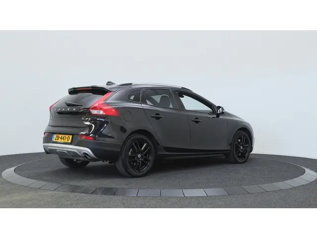 Volvo V40 Cross Country 1.5 T3 Polar+ Luxury | Panoramadak | Stoelverwarming |