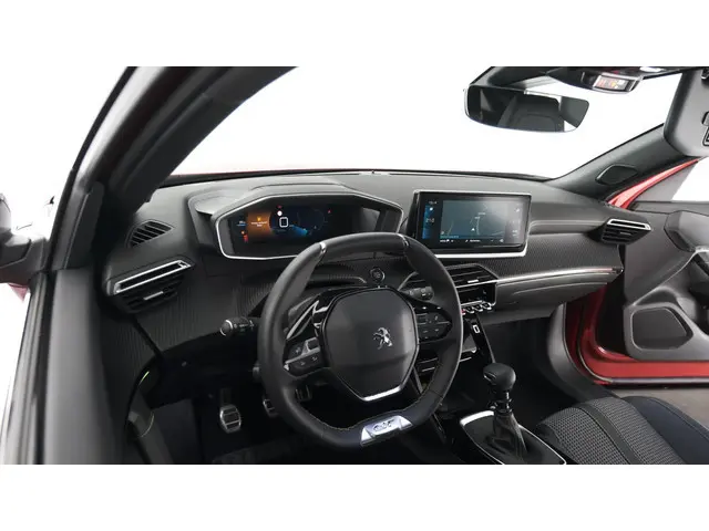 Peugeot 2008 PureTech 130 GT | Camera | Dodehoekdetectie | Navigatie | Parkeersensoren | Stoelverwar...