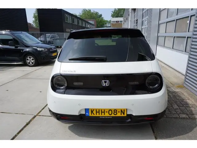 Honda E