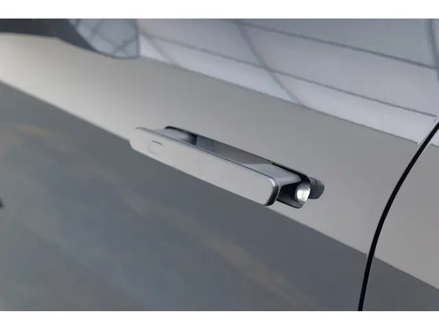 Lynk & Co 08
