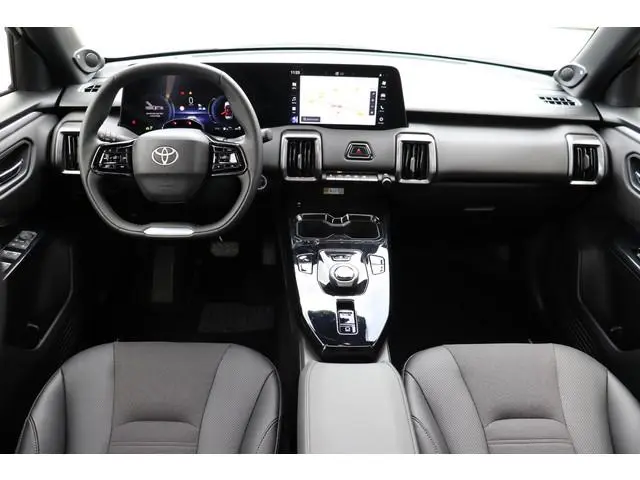 Toyota Urban Cruiser Executive 61 kWh, JBL, 360 Camera, € 3.000 Inruil Voordeel ! Adaptieve cruise c...