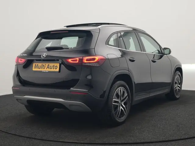 Mercedes-Benz GLA-klasse 250 e Style PHEV 218pk Dealer O.H. | Trekhaak Af Fabriek | Panodak | Ledere...