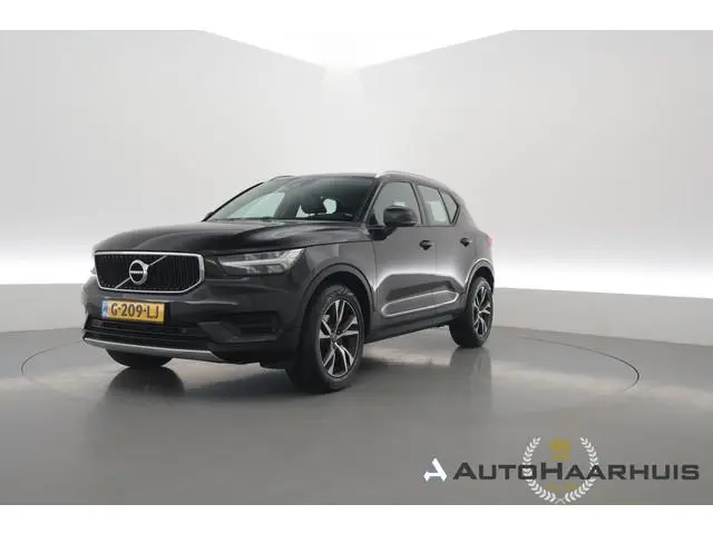 Volvo XC40 1.5 T3 Momentum Pro | RIJKLAAR!! | Cruise Contr. | Trekhaak | Camera | All Season | Apple...