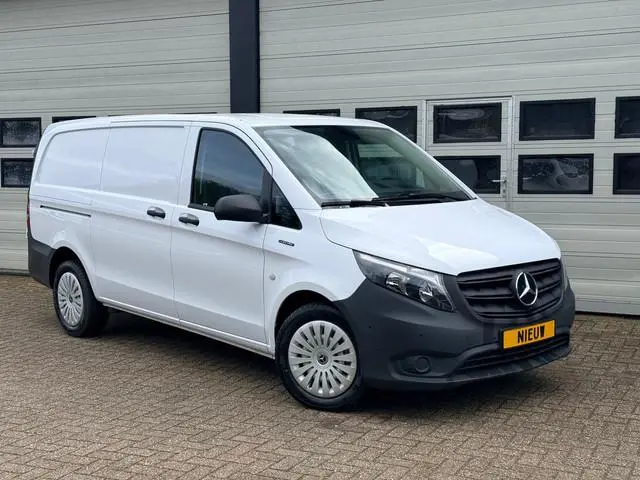 Mercedes-Benz eVito 112 66 kWh Snelladen L2 Lang - Camera - 3 Zits - Betimmerd