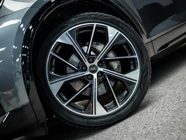 Audi Q5 50 TFSI e S edition Competition