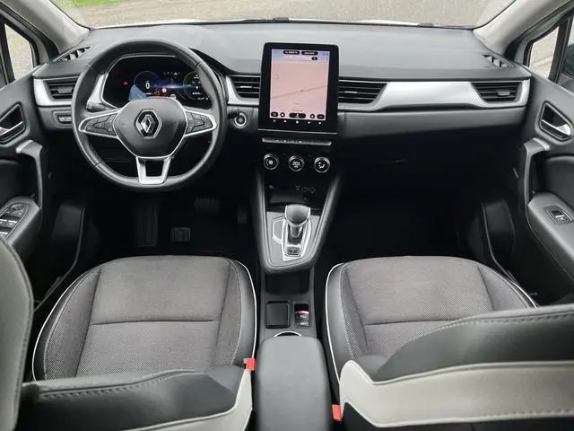 Renault Captur 1.6 E-Tech Plug-in Hybrid 160PK Intens / Camera / Parkeerhulp V+A / Climate / LMV /