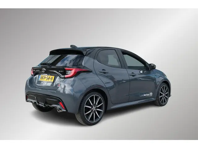 Toyota Yaris 1.5 Hybrid 130 GR Sport, Face lift, Pano-dak, JBL , BSM, Stuur- stoelverwarming