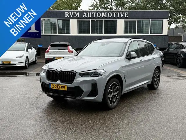 BMW X3 xDrive30e High Executive VAN: 48.900,- VOOR: 44.899,- UW HERFSTVOORDEEL: 4.001,- M SPORT | EL...
