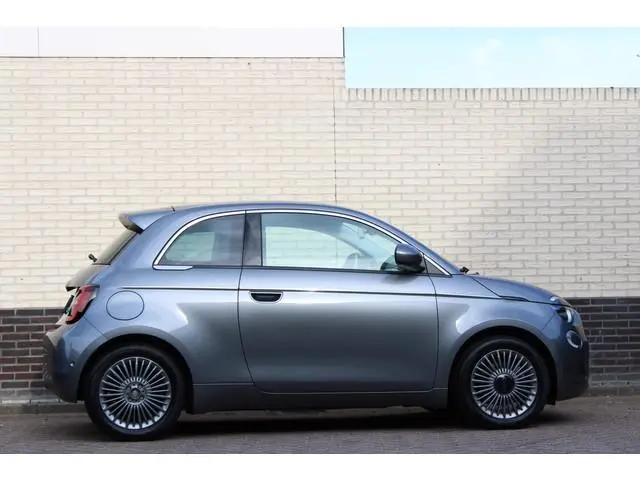 Fiat 500 Icon 42 kWh | Camera | BLIS | Stoelverwarming | Carplay