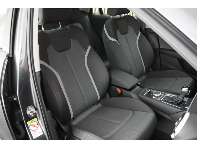Audi Q2 35 TFSI 150pk S-Tronic S Edition Trekhaak Camera Carplay Adaptive Cruise Stoelverwarming