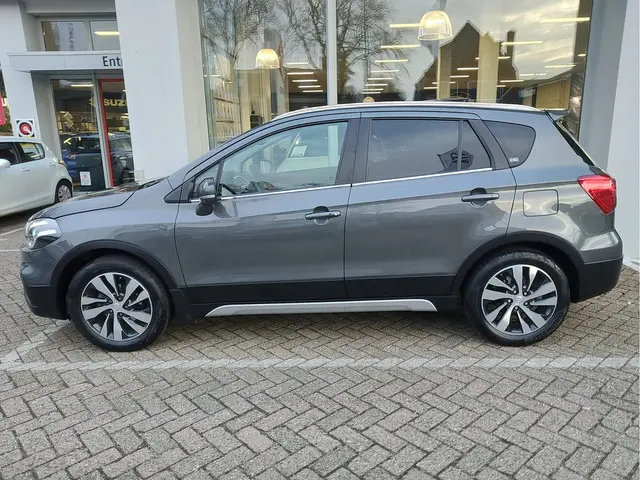 Suzuki S-Cross