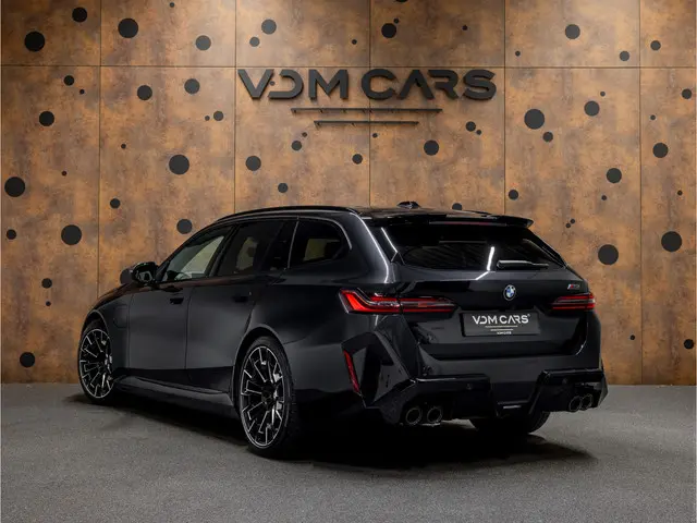BMW 5-serie Touring M5 | Keramisch | Pano | B&W | M Driver's Pack |