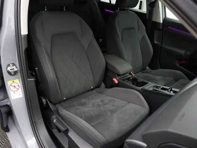 Volkswagen Golf 1.4 eHybrid 245pk Advanced Aut- Carplay, Android auto, Memory, Stuur/Stoelverwarming...