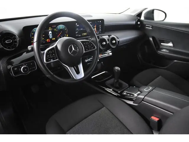 Mercedes-Benz A-klasse 180 *1ste Eigenaar*Widescreen*Navigatie*Stoelverwarming*PDC*