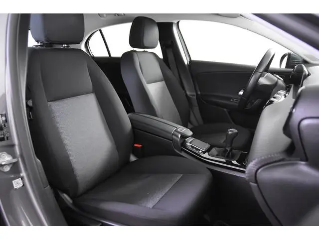 Mercedes-Benz A-klasse 180 *1ste Eigenaar*Widescreen*Navigatie*Stoelverwarming*PDC*