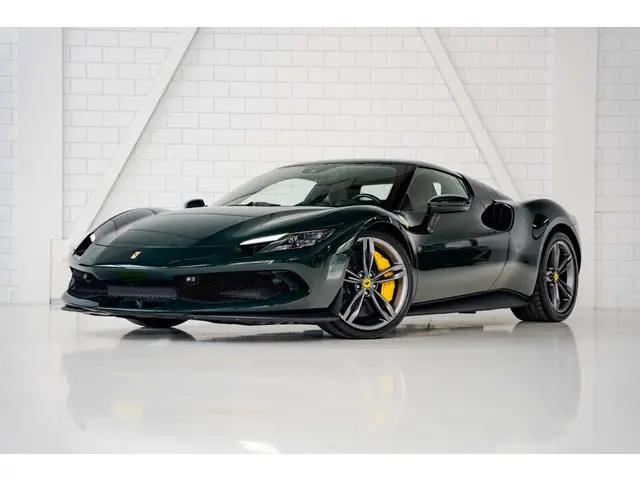 Ferrari 296 GTB Akrapovic | British Racing Green |