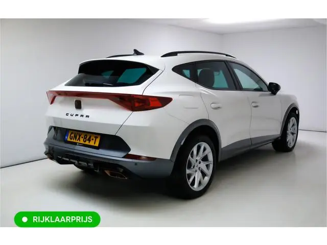 CUPRA Formentor 1.4 TSI e-Hybrid Business 204 PK | Trekhaak | Stoelverwarming | Adaptive cruise | St...