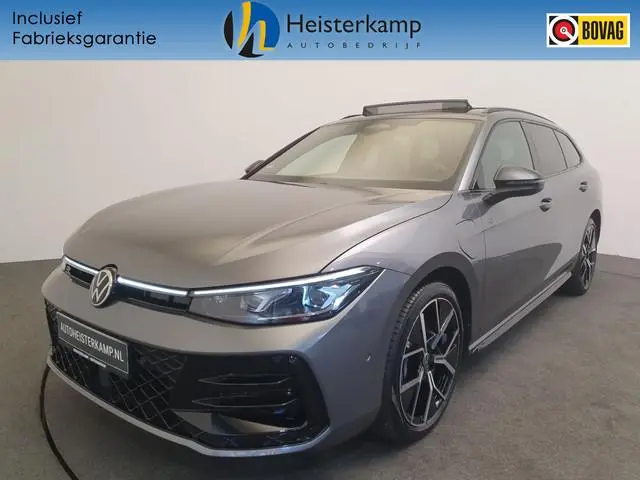 Volkswagen Passat Variant 1.5 eHybrid 272pk DSG/AUT R-Line Wegklapbare trekhaak, Harman/Kardon, Lede...
