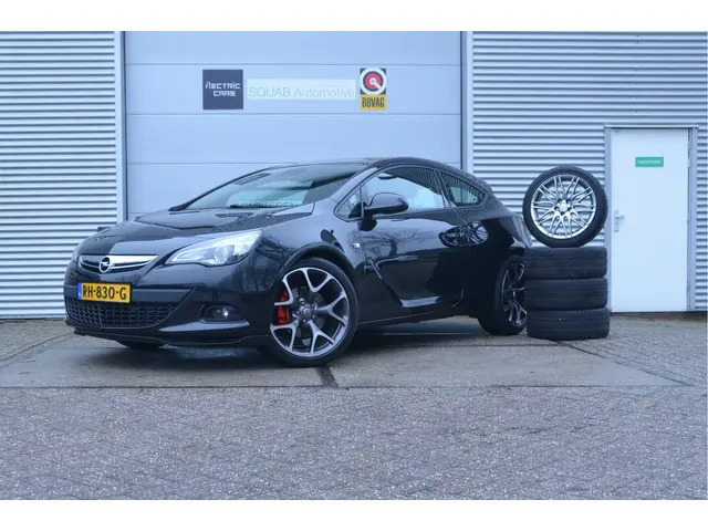 Opel Astra GTC 1.4 Turbo Sport 20" OPC wielen + 19" winterset