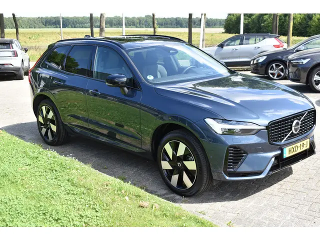 Volvo XC60 T8 AWD 455PK Plug-in hybrid Ultra Dark | Pano dak | Head Up Display | 360 Camera | ACC |...