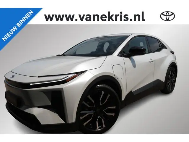 Toyota C-HR+ First Edition 77 kWh Elektrische laadklep, Apple android auto, stoel en stuurverwarming...