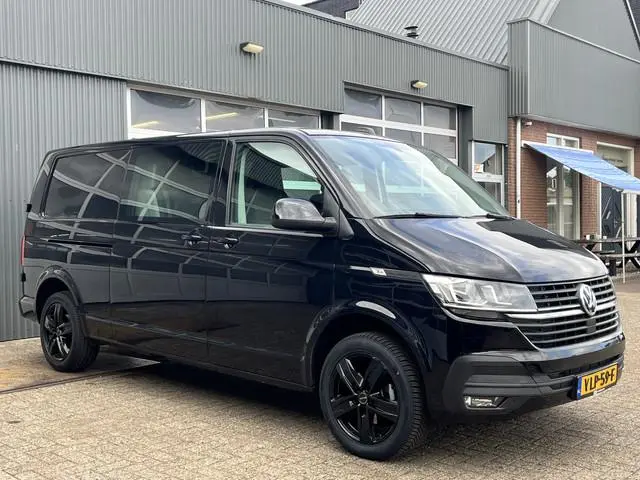 Volkswagen Transporter 2.0 TDI L2H1 DC 150PK Airco Cruise controle Telefoonverbinding Trekhaak 2500k...