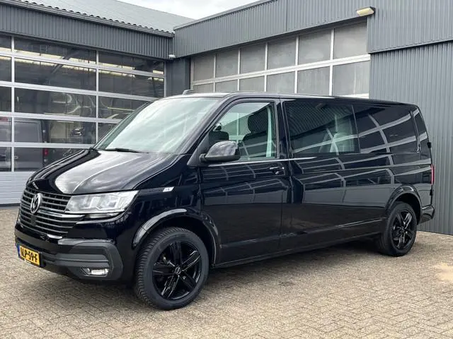 Volkswagen Transporter 2.0 TDI L2H1 DC 150PK Airco Cruise controle Telefoonverbinding Trekhaak 2500k...