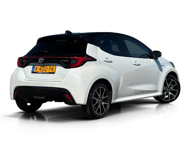 Toyota Yaris 1.5 Hybrid Executive ✅ LED ✅ ACC ✅ Stoelverwarming