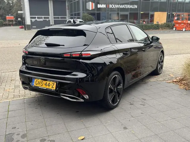Peugeot e-308