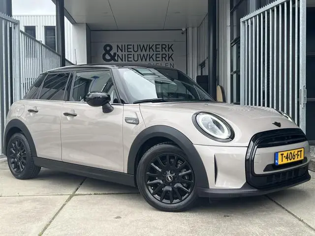 MINI 5-Deurs 1.5 Cooper Camden Edition | AUTOMAAT | CAMERA | CARPLAY | NAVI | CRUISE CONTROL | STOEL...