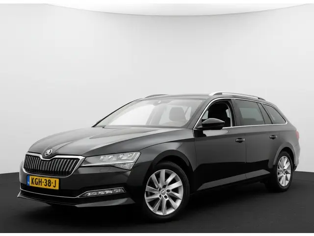 ŠKODA Superb Combi iV 218PK DSG HYBRID BUSINESS CAMERA/NAVI/VIRTUAL/STUURVERW.