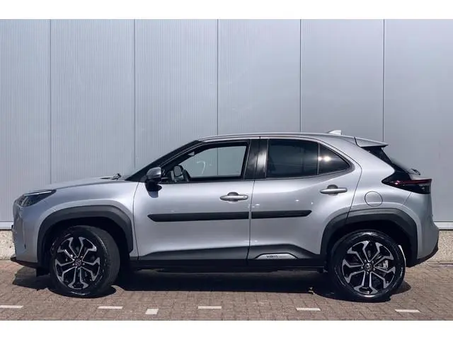 Toyota Yaris Cross 1.5 Hybrid Dynamic AWD  | Camera | Stoelverwarming |