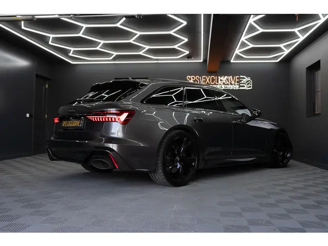 Audi A6 Avant RS 6 TFSI quattro / B&O 3d./ Milltek / Keramisch / Pano / Carbon / Softcl. / 360 cam /...