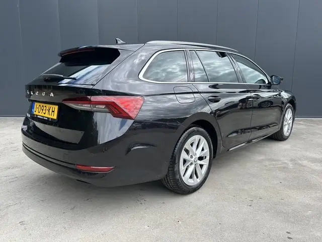 ŠKODA Octavia Combi 1.5 TSI 150 PK First Edition 1e EIGENAAR VIRTUAL COCKPIT ADAPT CRUISE NAVI ECC