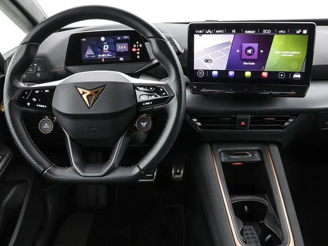 CUPRA Born Adrenaline 62 kWh 230pk · Camera · Beats Audio · Sfeerverlichting · ACC · Stuur- & Stoelv...