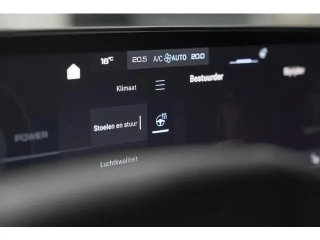 Peugeot e-3008