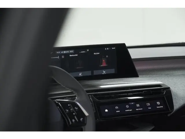 Peugeot e-3008
