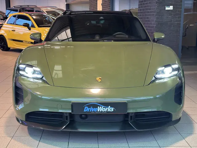 Porsche Taycan