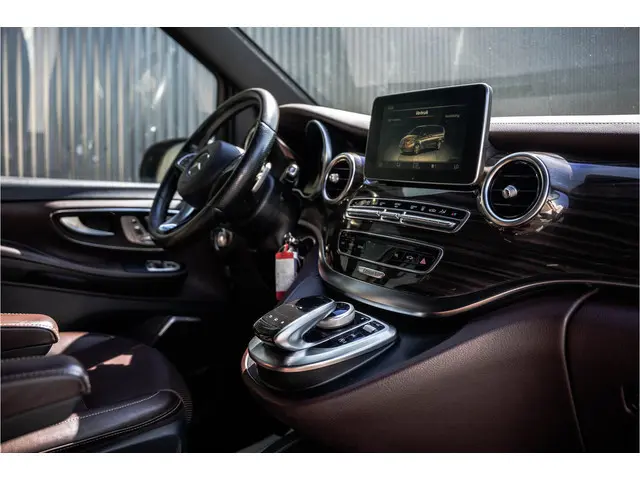 Mercedes-Benz V-klasse V 250 BlueTEC | 7-Zits | Edition 1 | MARGE | Euro 6 | VOL opties | Burmester...