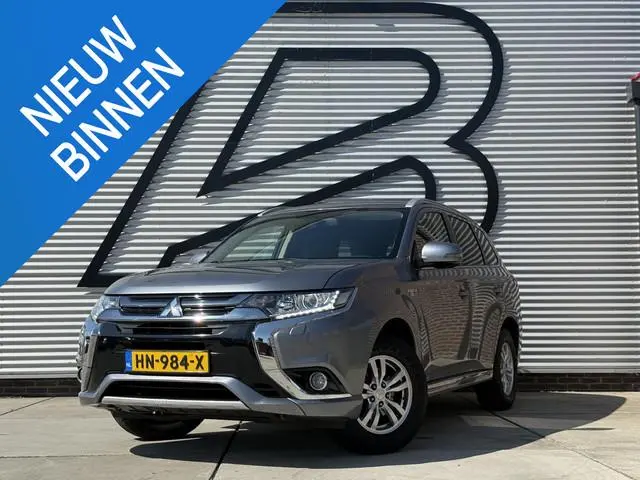 Mitsubishi Outlander 2.0 PHEV Business Edition Navi|Camera|Trekhaak|Clima|Cruise|N.A.P|Dealer Onderh...