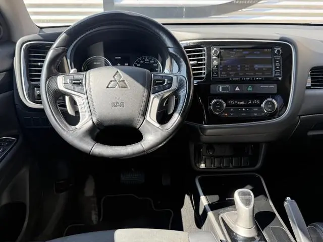 Mitsubishi Outlander 2.0 PHEV Business Edition Navi|Camera|Trekhaak|Clima|Cruise|N.A.P|Dealer Onderh...