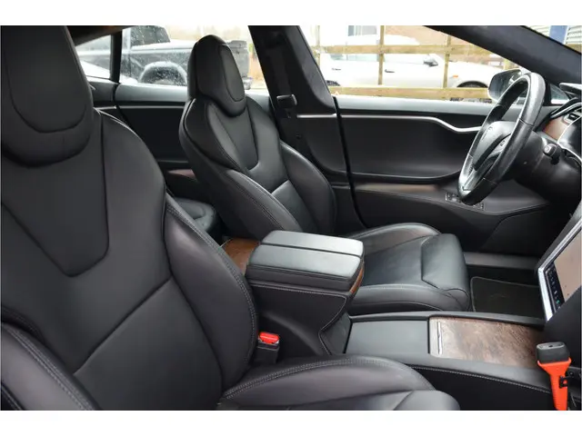 Tesla Model S 100D Enhanced AutoPilot2.5 (twv 3.800,-)