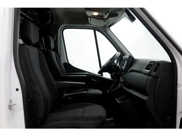 Renault Master T35 2.3 dCi 135pk L2H2 Airco/Camera/Imperiaal 10-2020