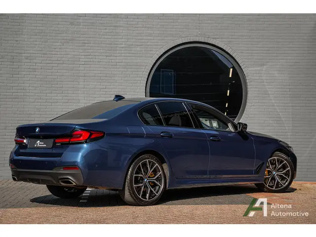 BMW 5-serie 540i xDrive High Executive Edition M-sport, 460pk, comfortstoelen, M-brakes, harman kard...