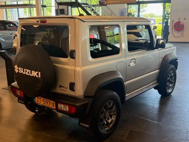 Suzuki Jimny 1.5 Stijl | Nieuwstaat!! | Nederlands en dealer onderhouden | Trekhaak afneembaar |