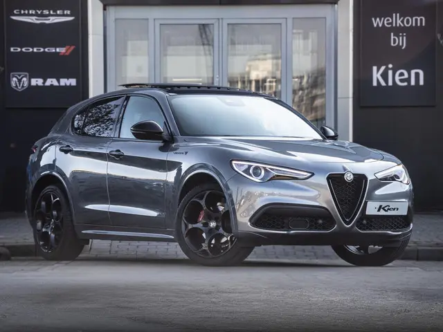 Alfa Romeo Stelvio 2.0 T AWD Veloce TI 280 pk | Quadrifoglio int. | Pano-dak | Unieke uitvoering |