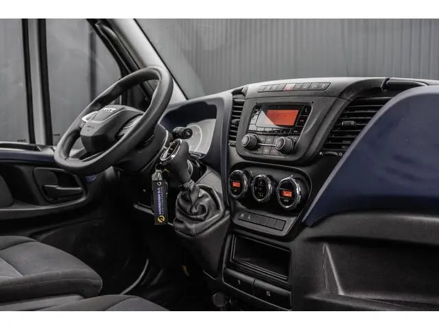 Iveco Daily **35S14V 2.3 L2H2 | Automaat | Euro 6 | Cruise | Climate | 3500 KG Trekgewicht | Trekhaa...
