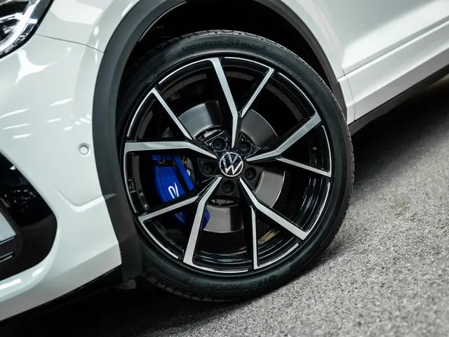 Volkswagen T-Roc 2.0 TSI 4Motion R | Akra | Elektrische stoelen met geheugen | Pano | Stoelverwarmin...