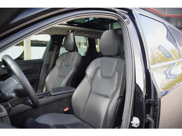 Volvo XC60 2.0 T8 Plug-in hybrid AWD Inscription |CAMERA|PANO