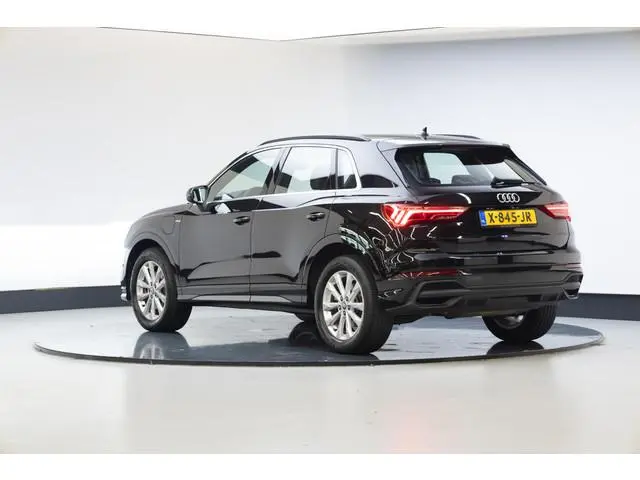 Audi Q3 45 TFSI e S edition | 360 Graden | Stoel & Stuurverwarming | Leren Bekleding |